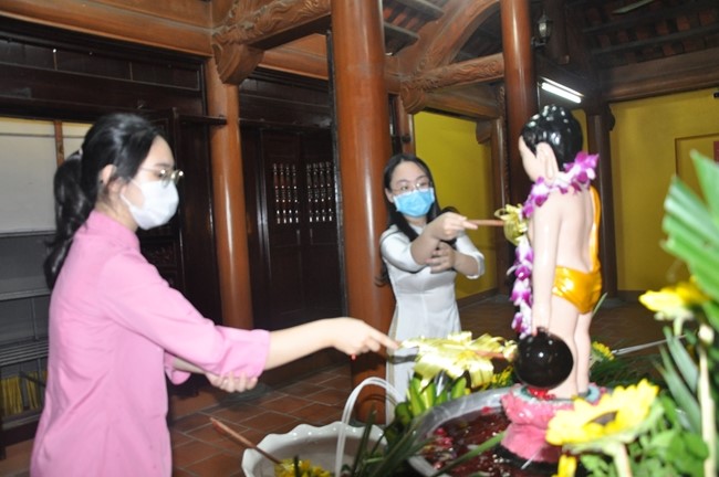 Leaders of agencies congratulate on Buddha's birthday to Tieu Dao pagoda